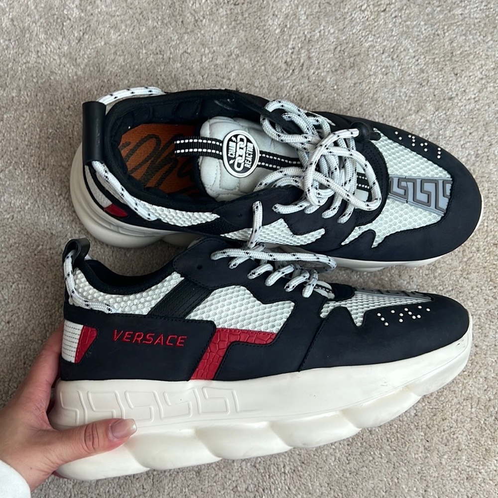 Versace Chain Reaction 2
Black Red